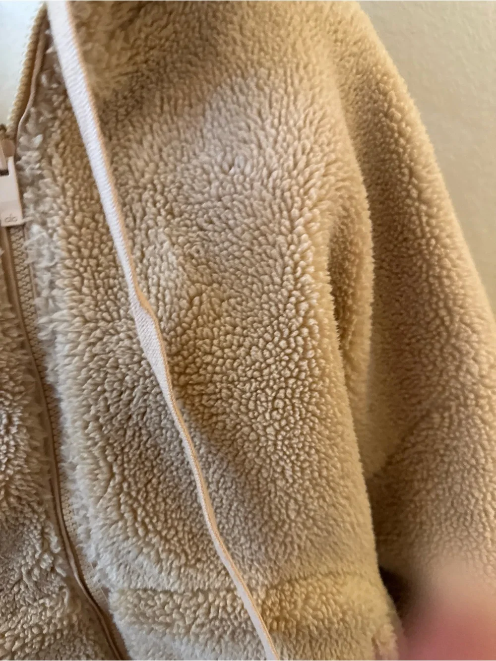 ALO Yoga Oversized Sherpa Teddy Fleece Hooded Jacket Tan Beige M/L VGUC
